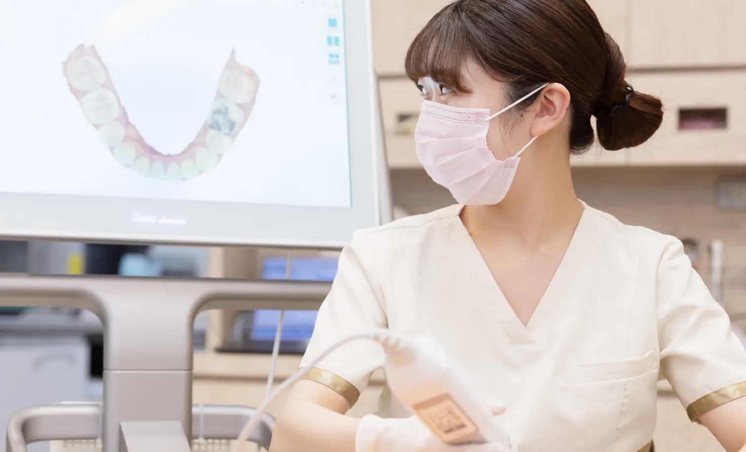 お口の健康を通じて、医院に関わる全ての人が幸せになるよう努める